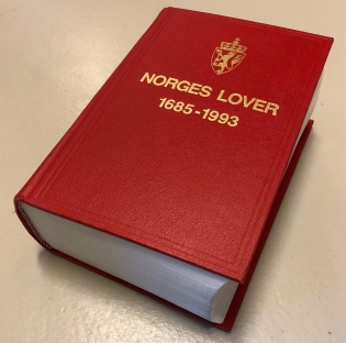 Norges lover i bokutgave fra 1993.